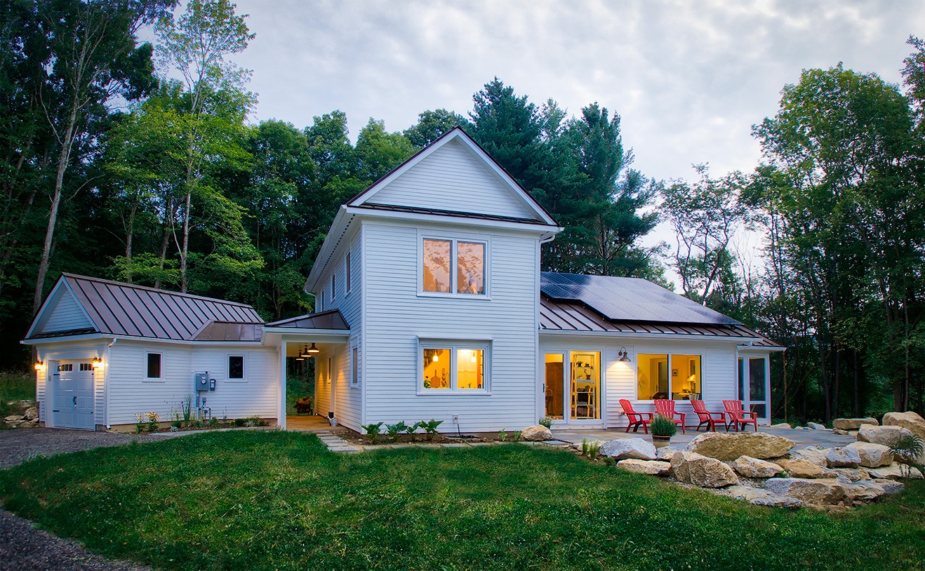 Lewis Exterior Small